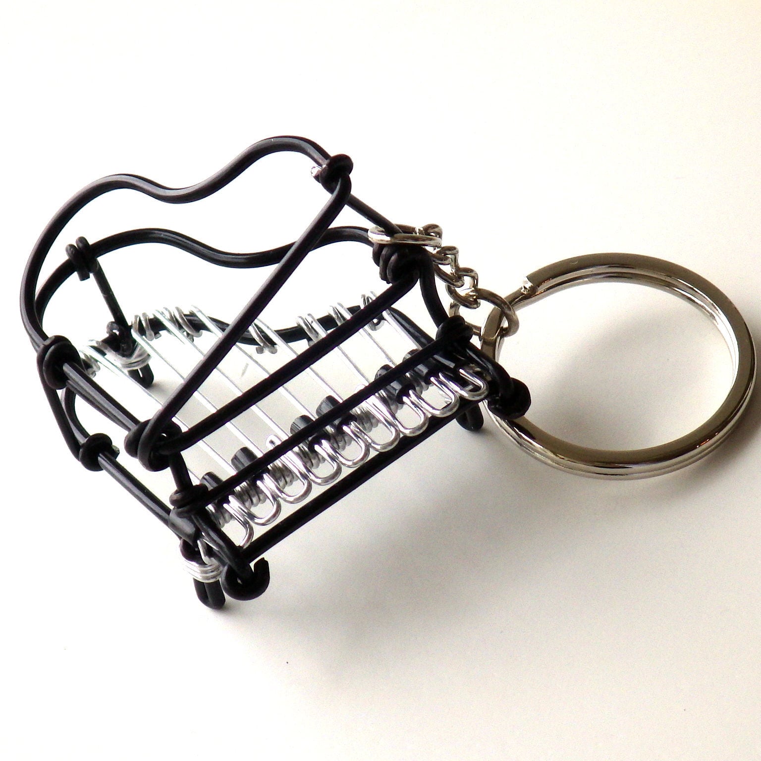 台湾製ワイヤーアート キーホルダー ピアノ