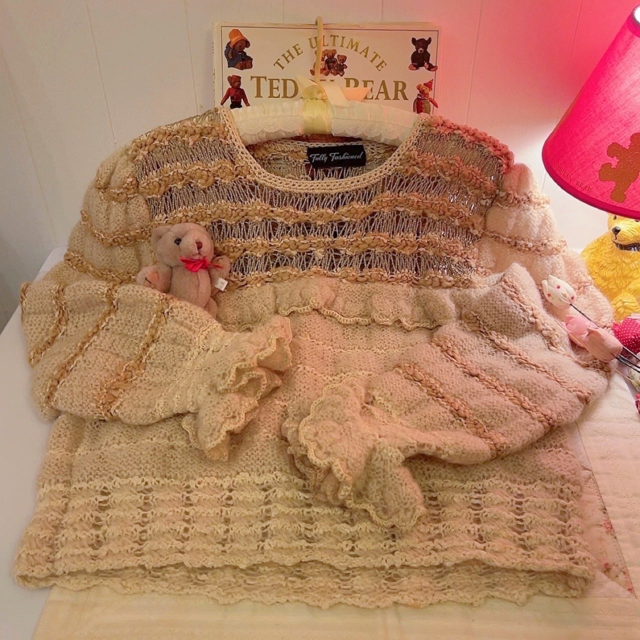 ruffle cuffs gold lame knit