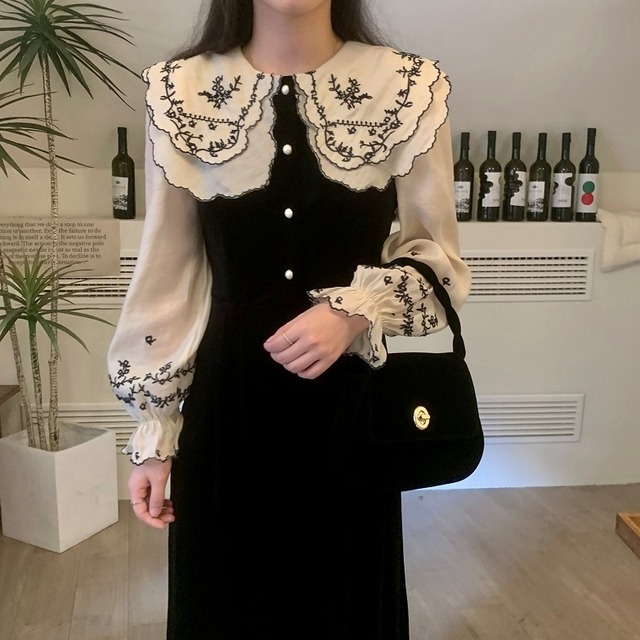 【着用レビュー】ワンピース レディース ドレス ワンピドレス ロング丈 袖あり ロング 長袖 フリル ボリューム袖 ボタン かわいい 大人可愛い きれいめ 大人 上品 おしゃれ お洒落 大人女子 こなれ感 エレガント シック  レトロ 送料無料 楽ちん フォーマル ガーリー 刺? 謝恩会 結婚式 二次会 10代 20代 30代 デート パーティー イベント ホテル レストラン 韓国系 裾フレア フリル袖 フェミニン モテ フリーサイズ ダブルドールカラー ブラック 黒 女っぽ インスタ ファッション