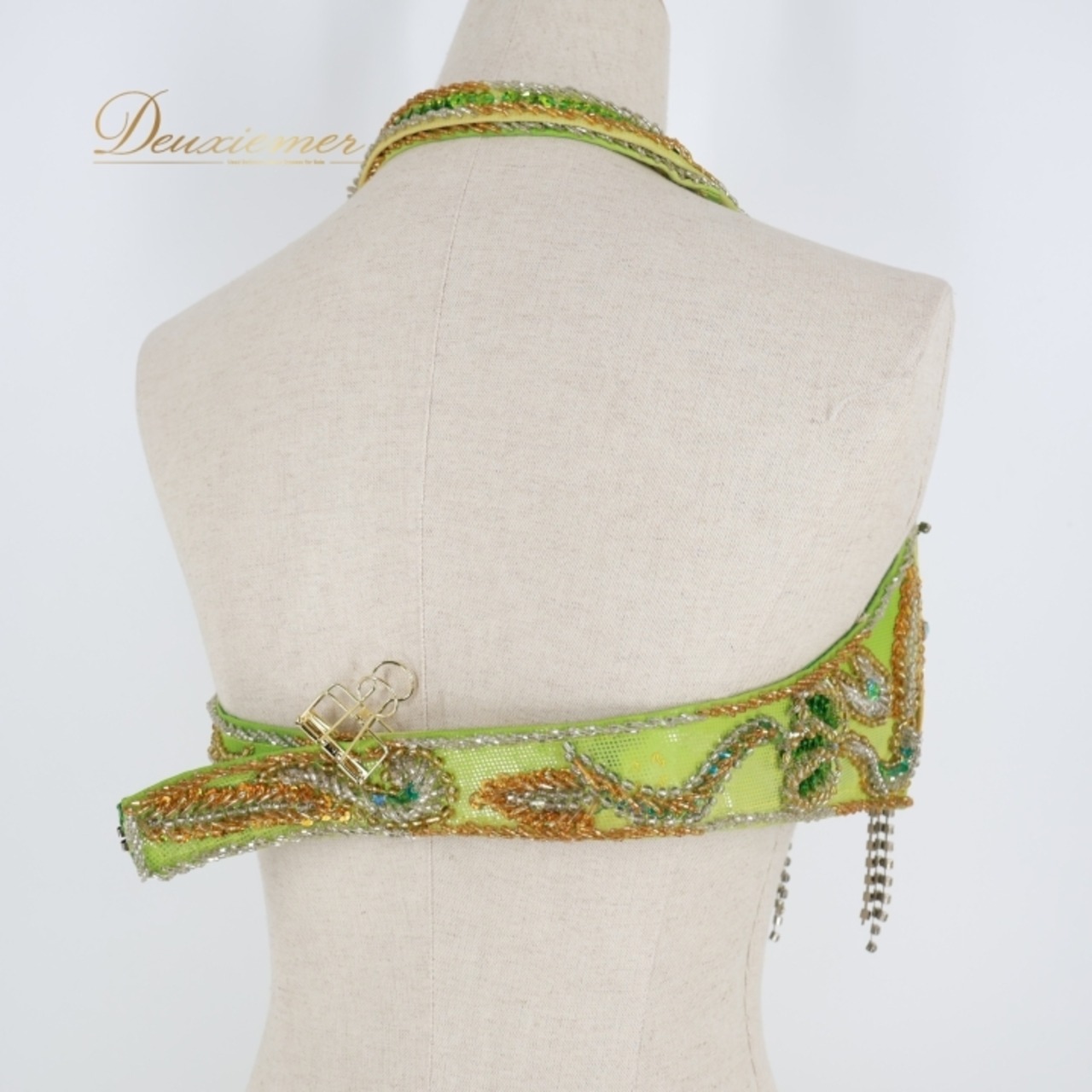 ベリーダンス オリエンタル 衣装 上下セット グリーン系ラインストーン ビーズ 装飾 豪華 アーム アーム飾り 頭飾り セット 緑 黄 スリット フリンジ 華やか キラキラ 煌びやか ヘアバンド 舞台 ステージ ダンス衣装 イエロー系 シルバー系