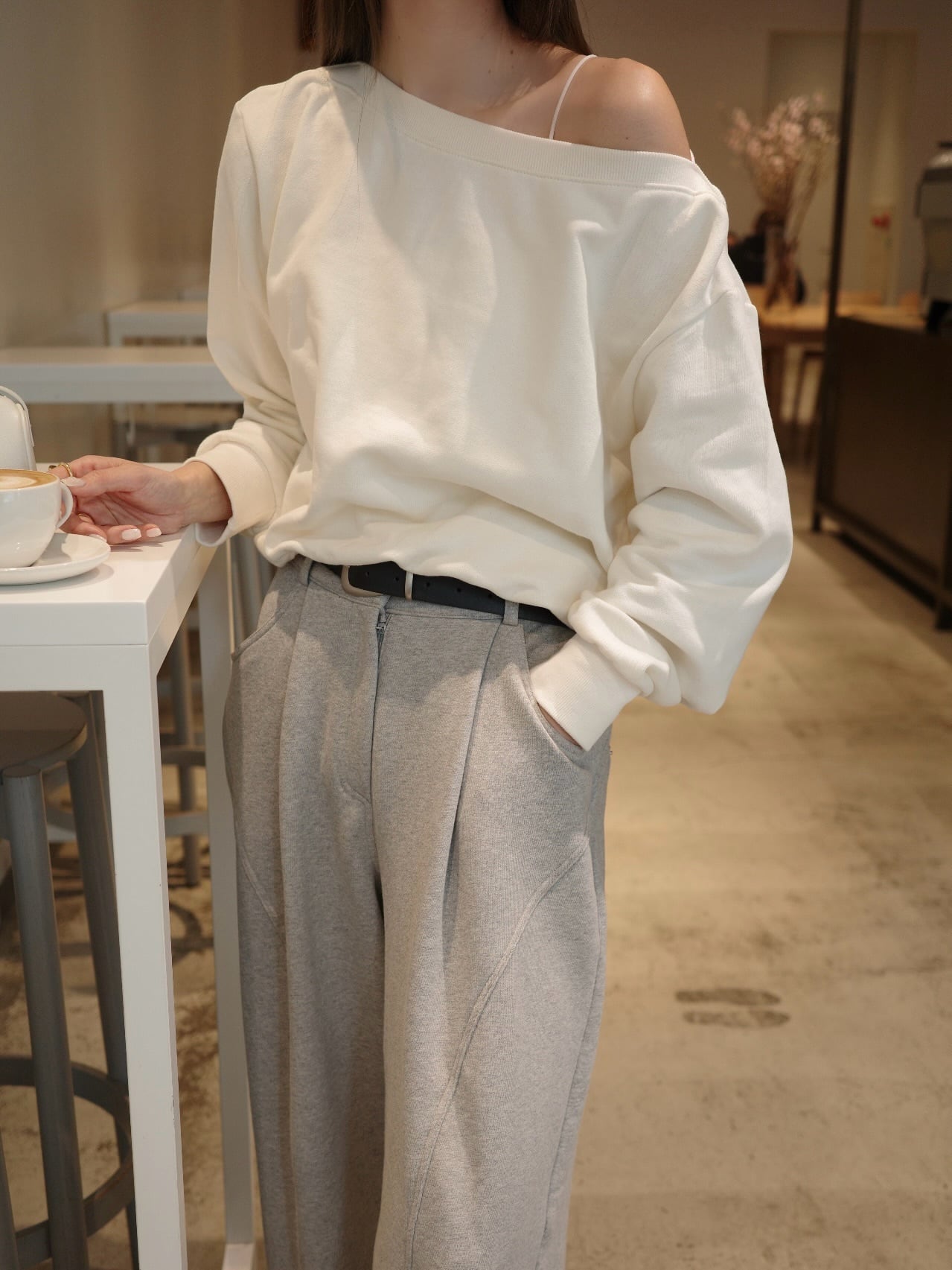 Offshoulder sweat tops / ivory （即納商品） | moripon.