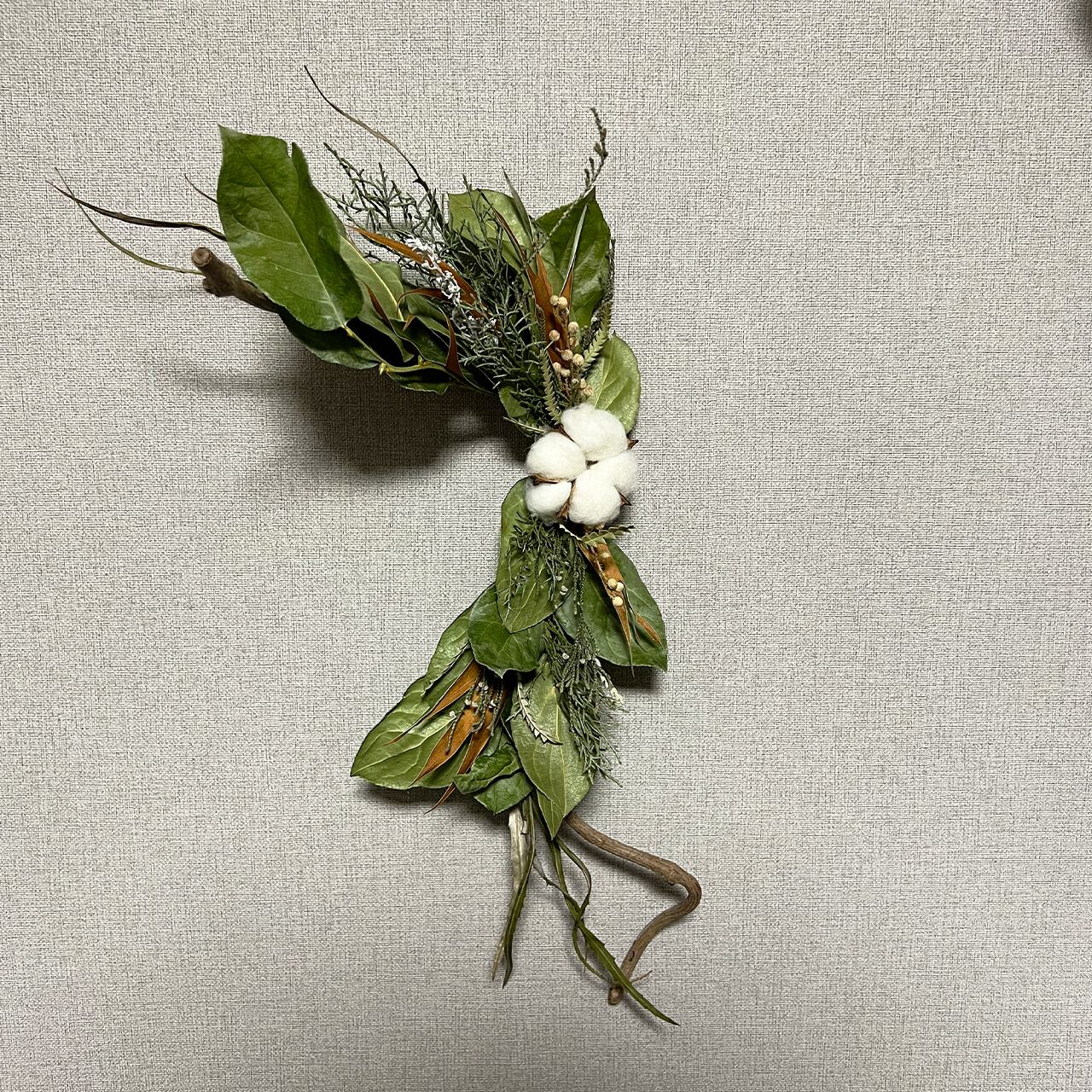 Sale 蔓が躍る縦向きリボンスワッグ Liilo リーロ