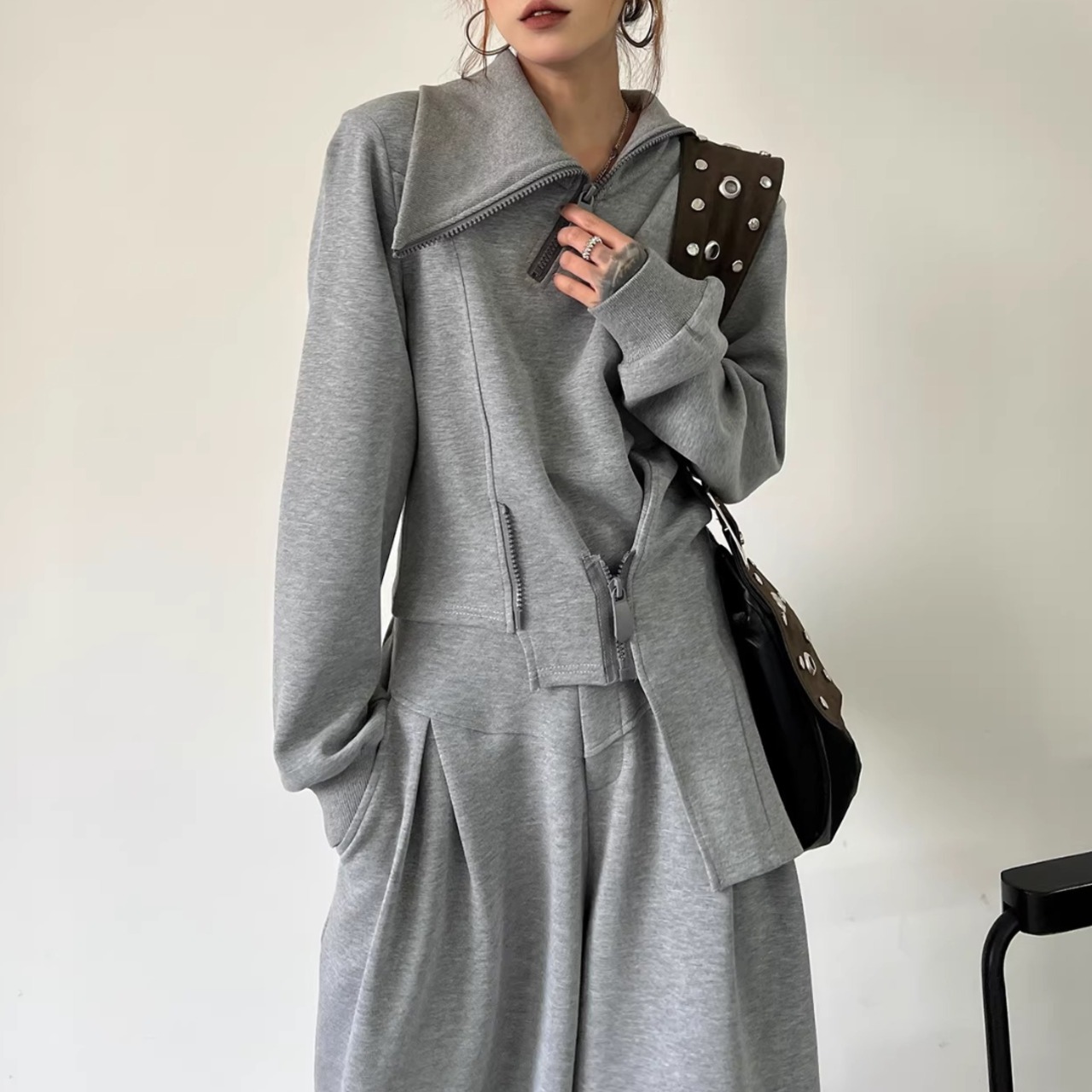 Asymmetrical Zip-Up Sweatshirt (ME223)