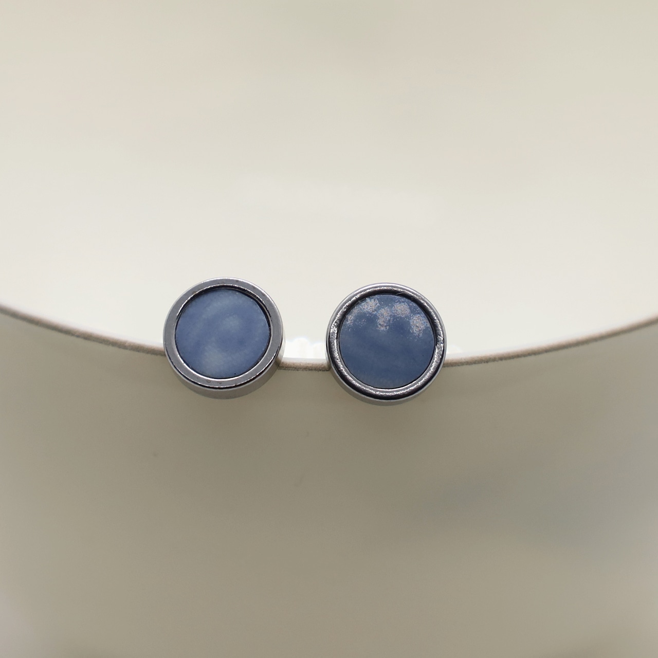 Stud earrings7