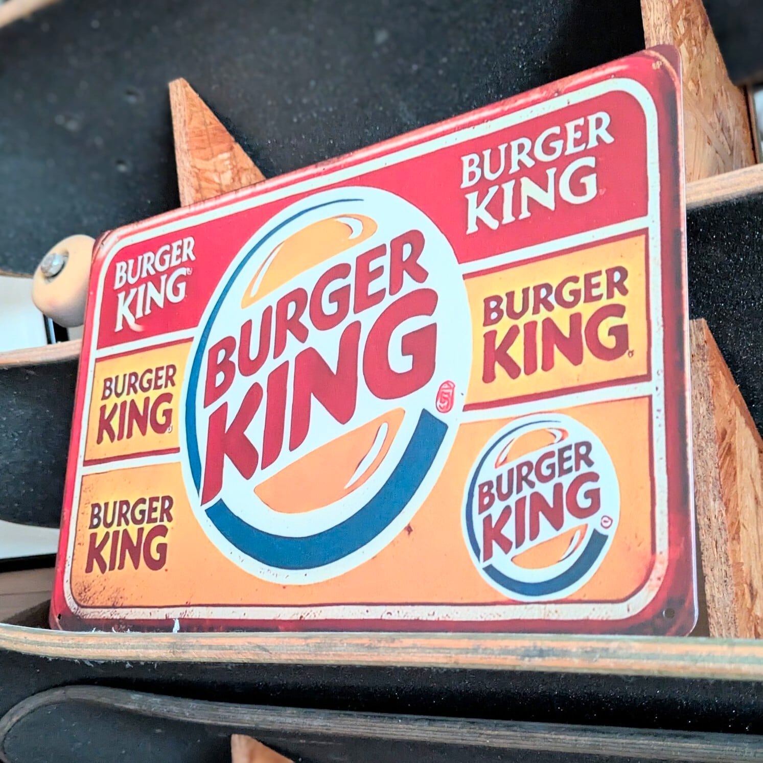 送料無料！ちょうどいいブリキ看板【 BURGERKING ( バーガーキング ) 】『 BURGERKING2 』METAL SIGN / メタルサイン / ブリキ看板 / サインボード / ビンテージ加工 〚アメリカン雑貨 アメトイ〛