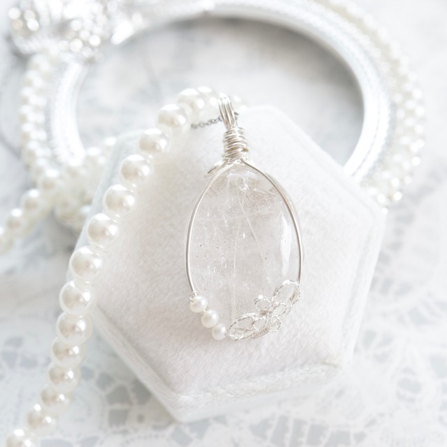 【1点もの】黒平水晶《静謐のしずく》｜透明な癒しを宿す天然石ペンダント