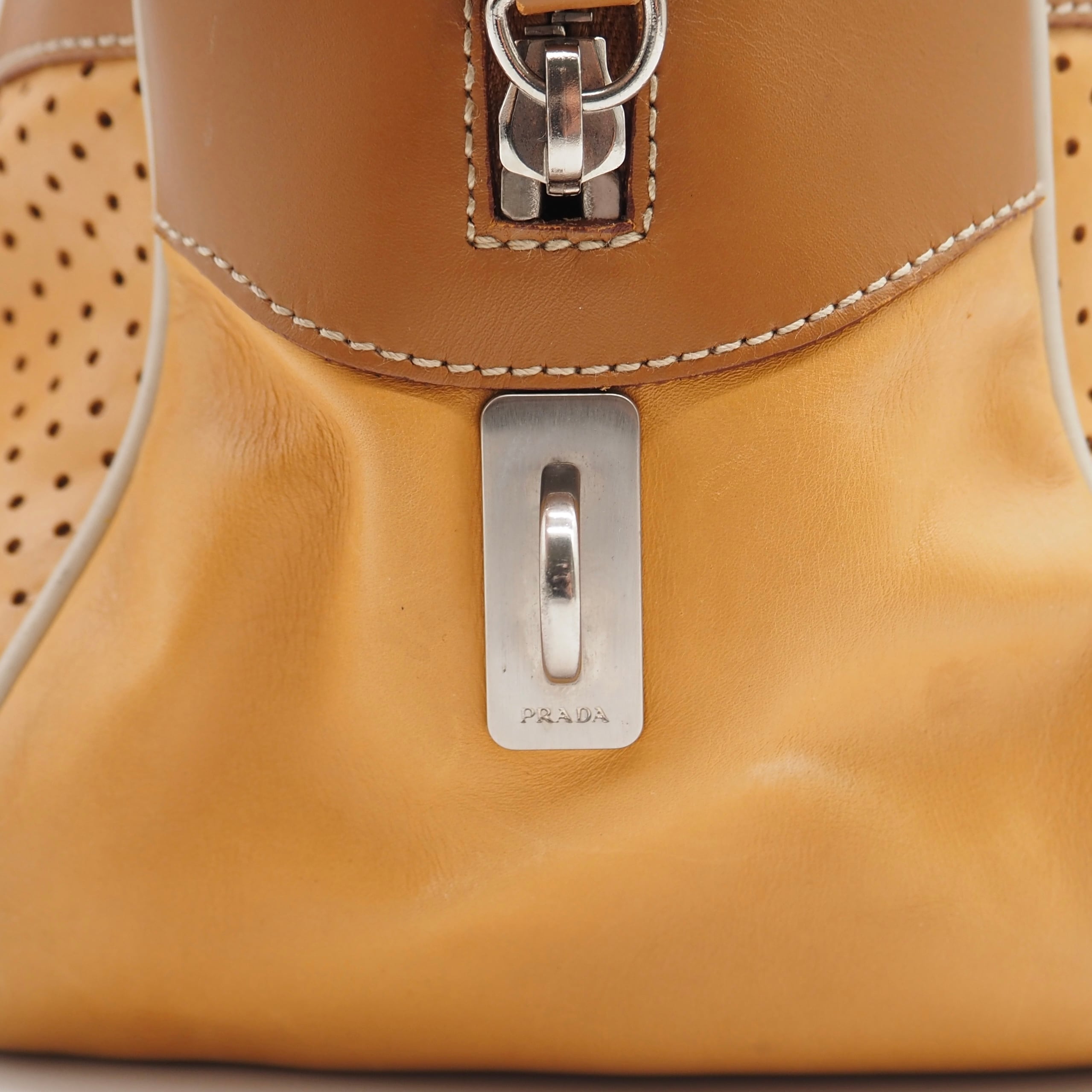 PRADA パンチング レザー ボストンバッグ レザー キャメル プラダ