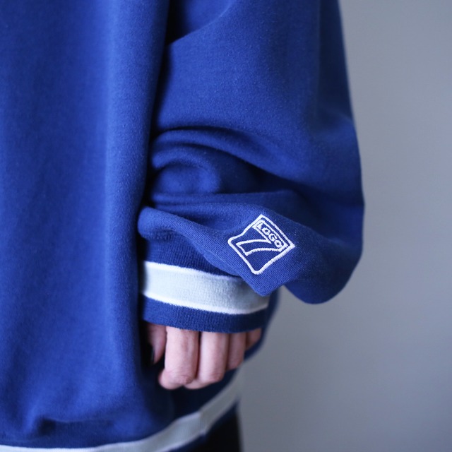 "刺繍" COWBOYS logo design over silhouette sweatshirt