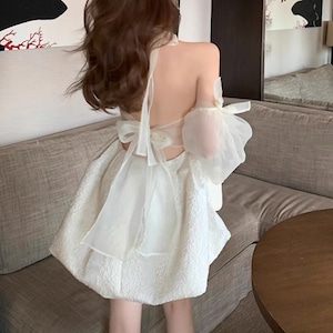 Back-showing dress　2112111