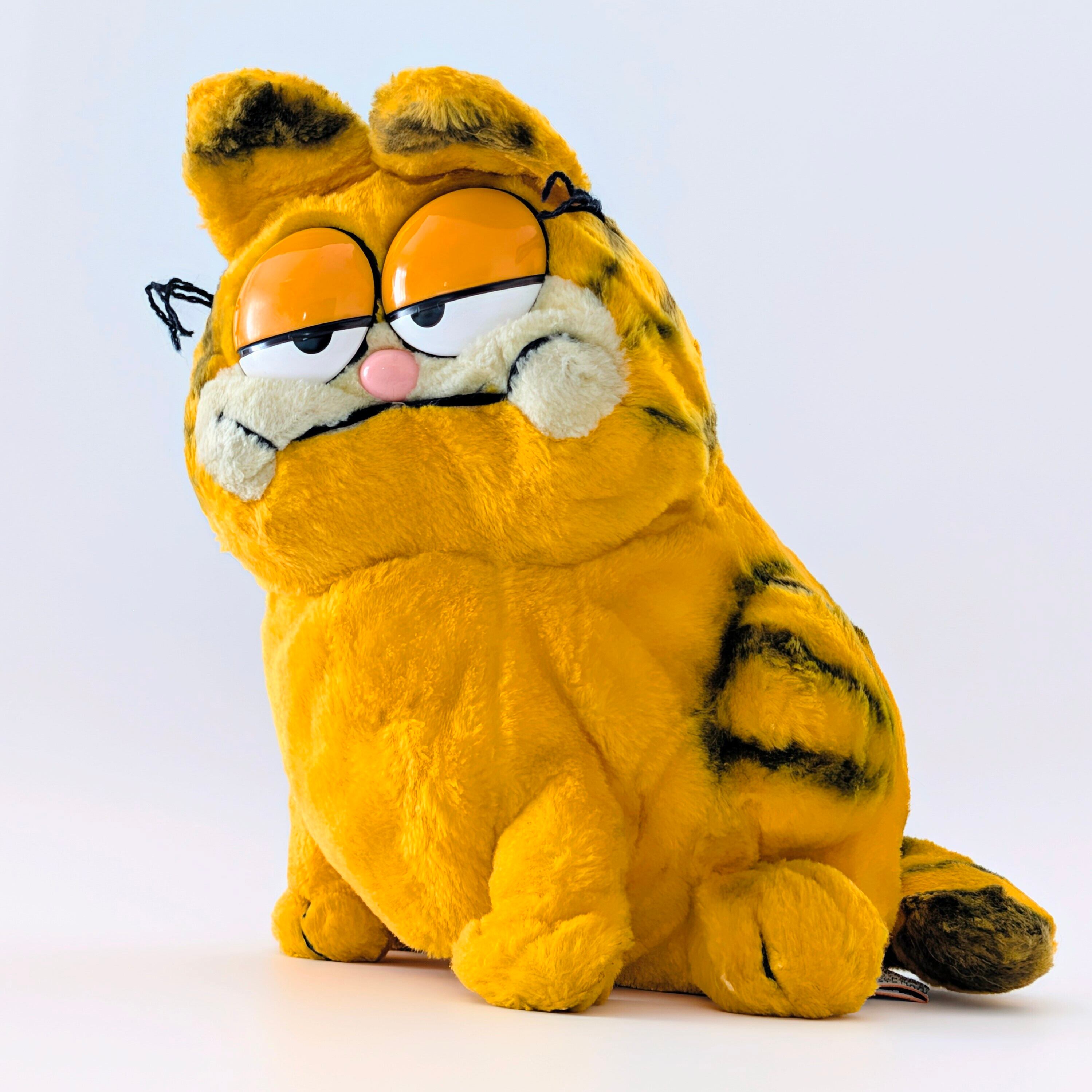 ☆ VINTAGE 1980年代初期 ☆【 Garfield ( ガーフィールド ) 】『 ガーフィールド / おすわり左向き ビッグサイズ！ 』ぬいぐるみ プラッシュ plush 1980年代年製 〚アメリカン雑貨 アメトイ〛