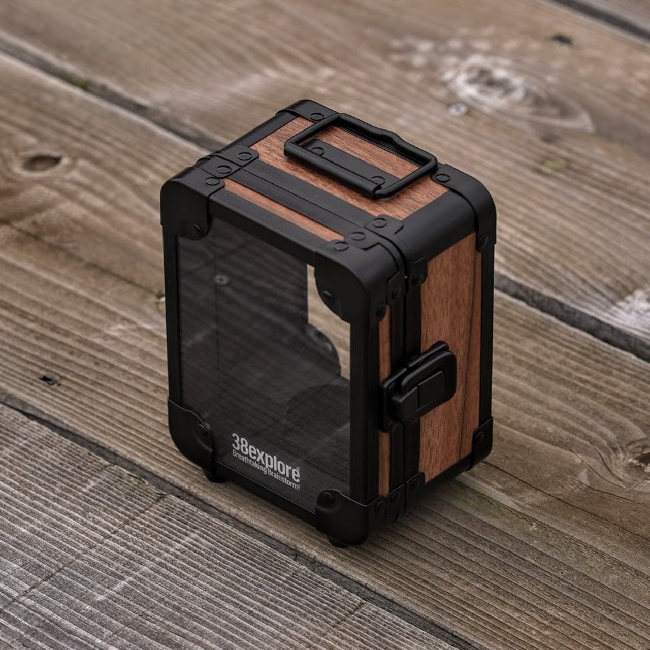 38-kT HAUS1 BLACK WOOD