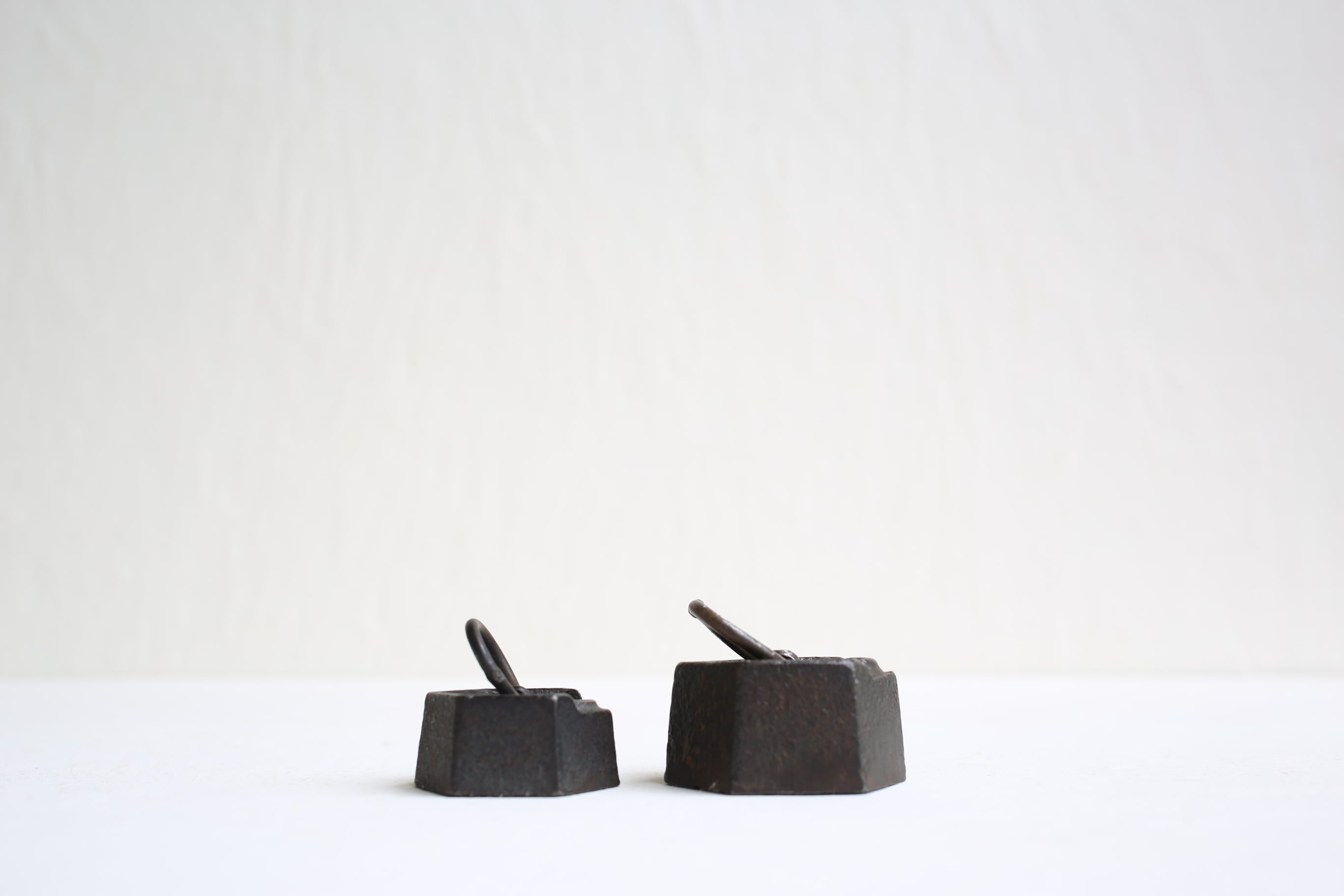 フランス アンティーク ヴィンテージ 鉄のおもり 分銅 『HECTOG』 100g