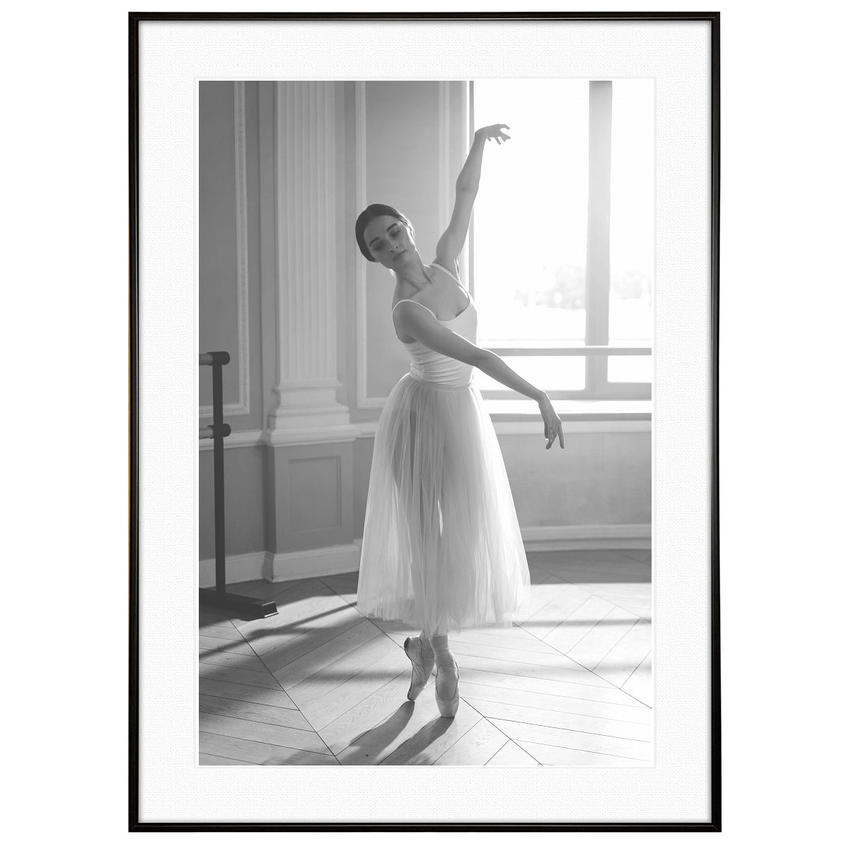 人物写真 バレエの衣装を着て踊る女性 インテリアモノクロアートポスター額装 AS2484