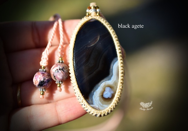 不思議な運河★瑪瑙★ブラックアゲート　マクラメペンダント 25