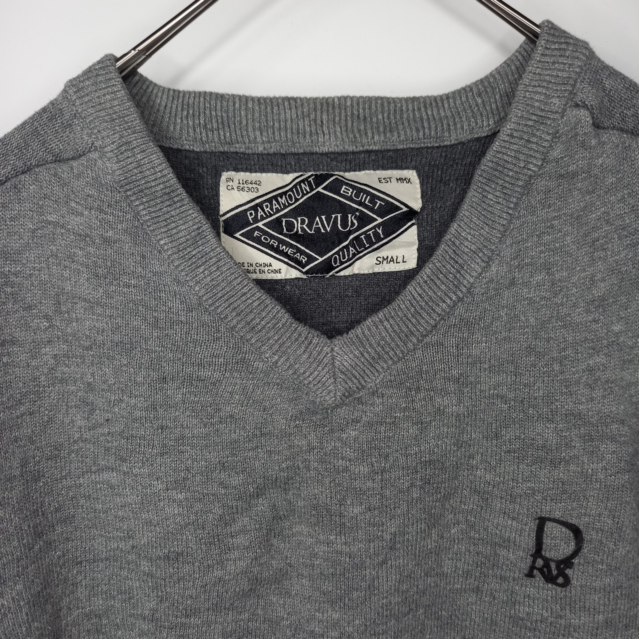 Vネック　コットンニット　セーター　ロゴ　ワンポイント　薄手　ハイゲージ　グレー　S