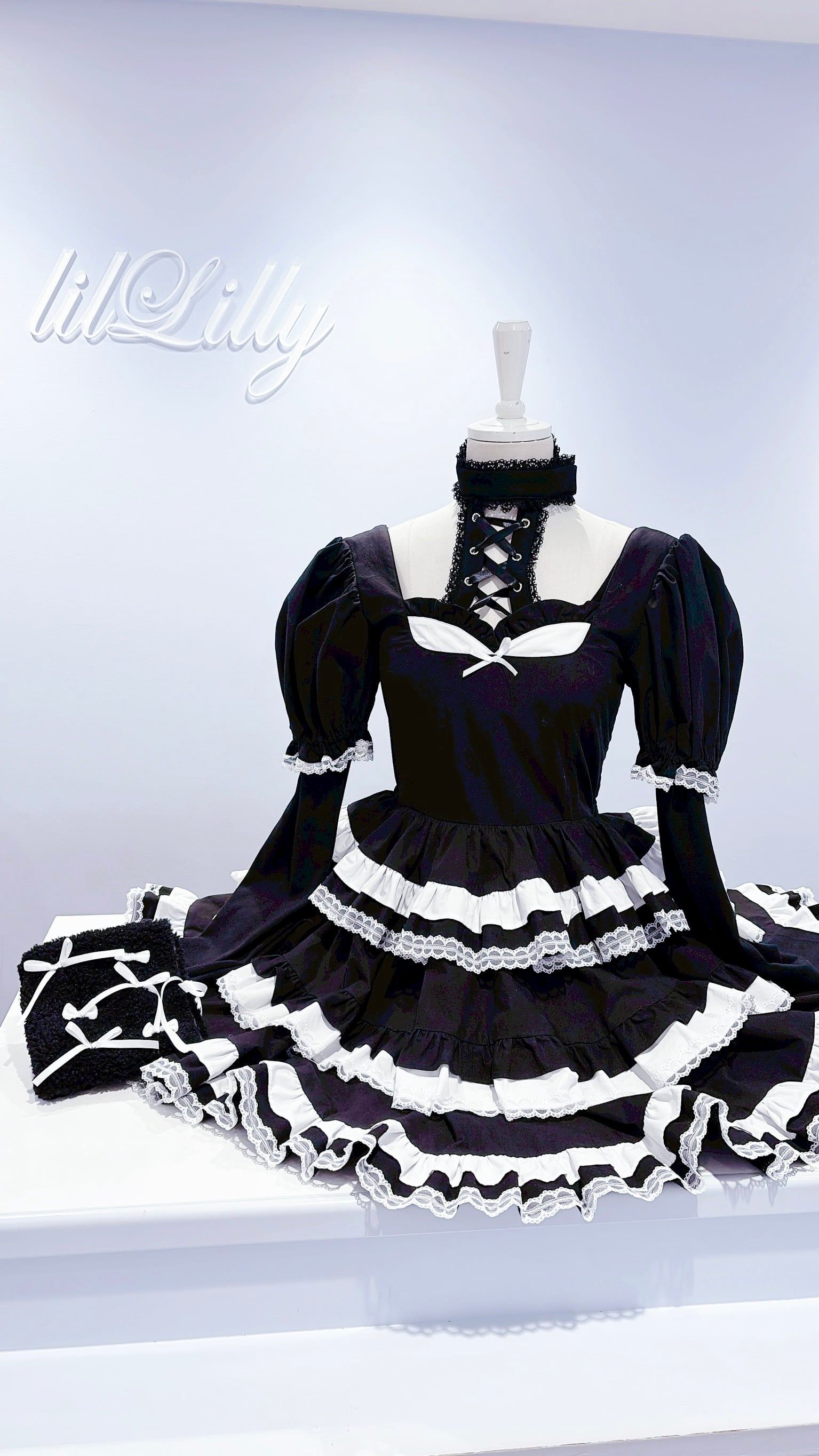 【未着用】lilLilly リルリリー レース ニット ハイネック lilLilly（リルリリー）の「レースハイネックトップス（Tシャツ
