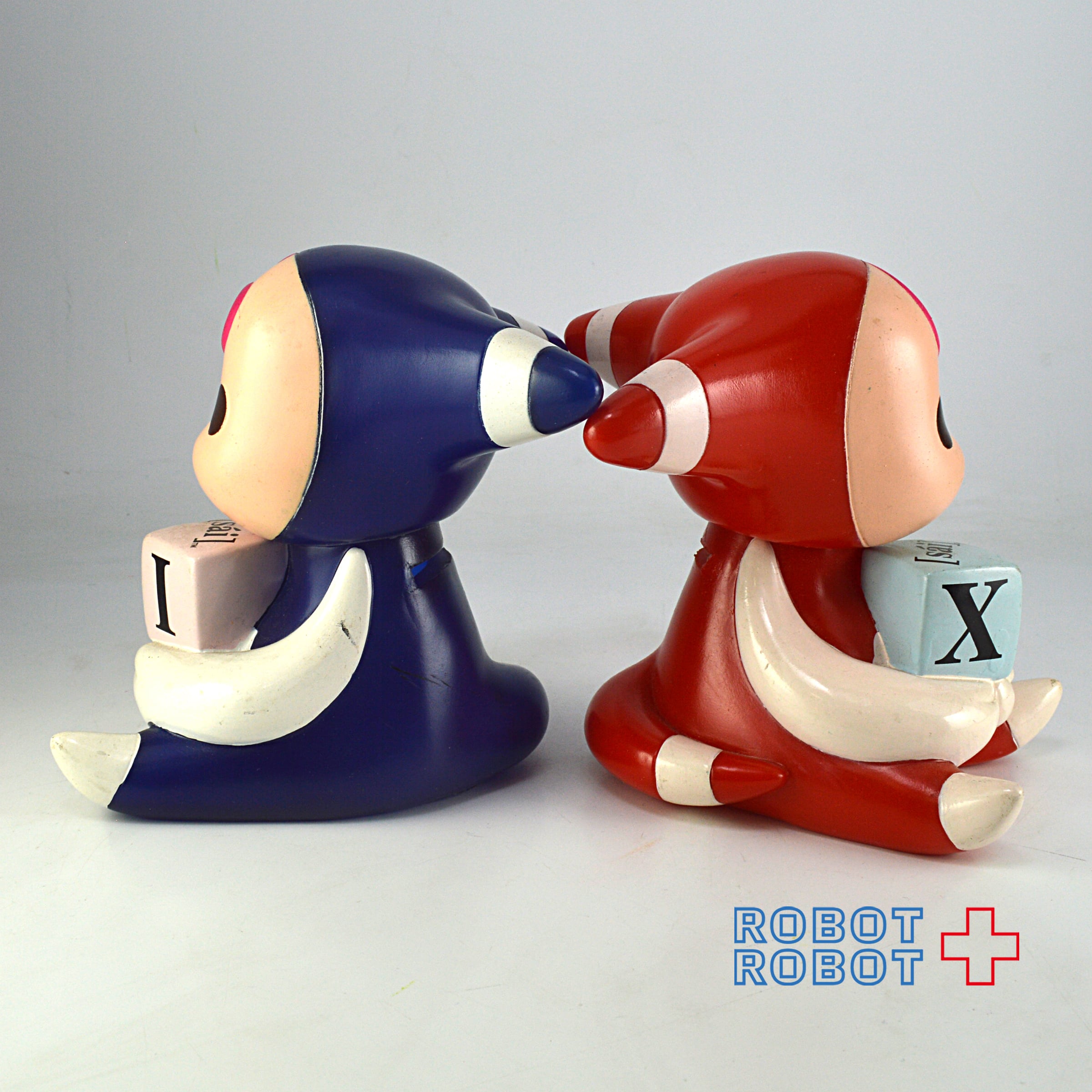 XI sai サイ 赤アクイと青アクイ ソフビ貯金箱 2体セット | ROBOTROBOT
