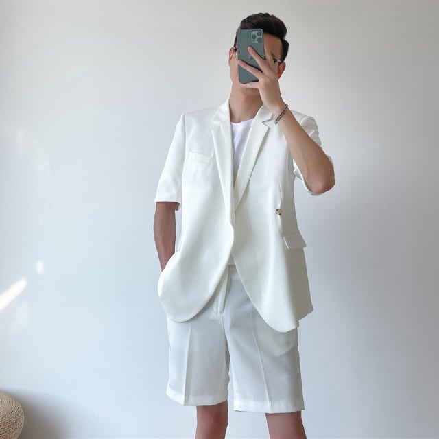 未使用　アルマーニ　麻　春夏セットアップ　スーツ　メンズ　ハーフパンツ　水色 未使用 アルマーニ 麻 春夏セットアップ スーツ メンズ ハーフパンツ