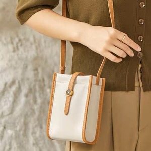 バッグ 女性 新作 ミニバッグ スマホ ショルダー バック ポーチ レディース ストラップ 2色展開 本革 財布 大人 かわいい おしゃれ 斜めがけ 軽量 人気 ママ シンプル 小さめ 小さい BG-112KMY