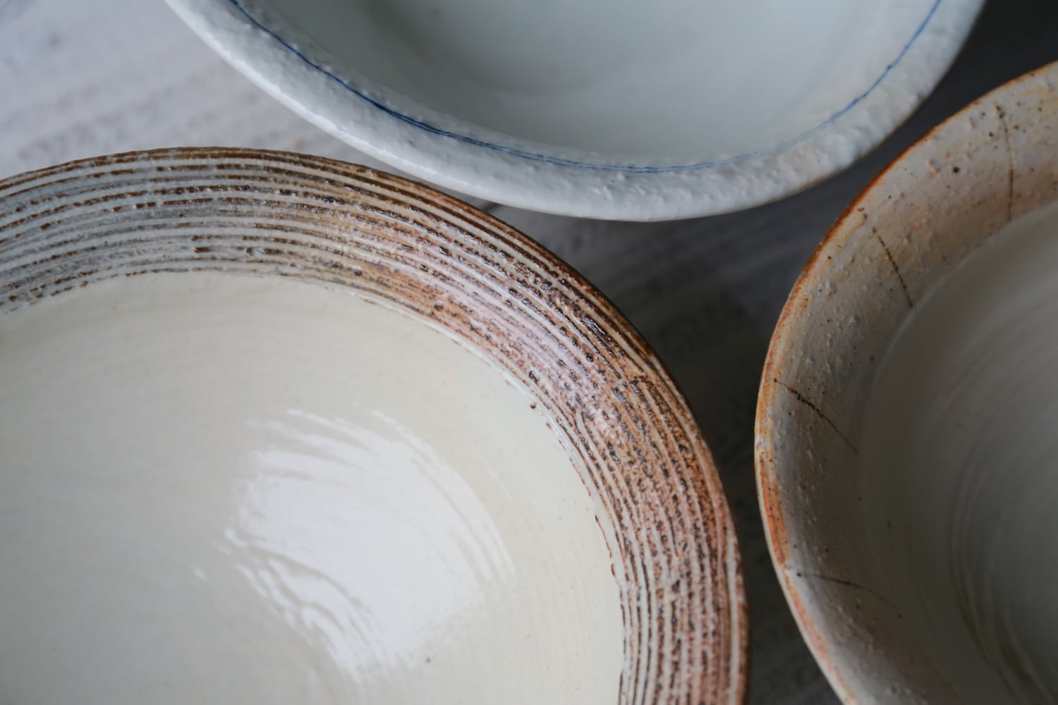 たて鉄線 たわみ盛鉢 中 | 古谷製陶所