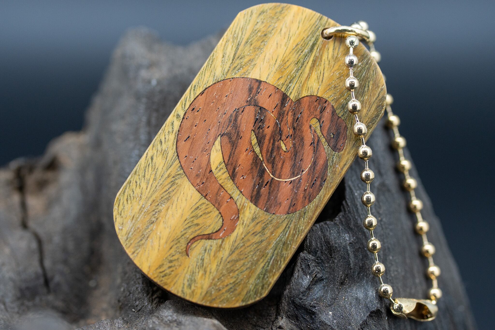 【翡翠の木】 パロサント ドッグタグ 象嵌 干支タグ 乙巳