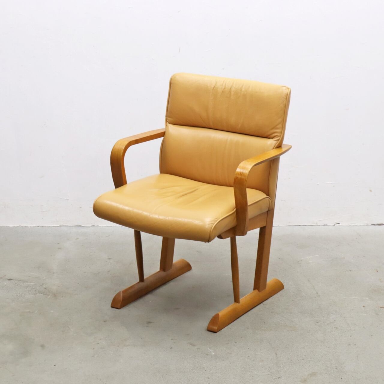 GMFT23○飛騨産業 / HIDA キツツキ アームチェア 椅子 凄まじい 