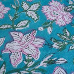 ブロックプリント生地【50cm単位】インド綿  花柄 ターコイズブルー×ピンク#57830-BL1