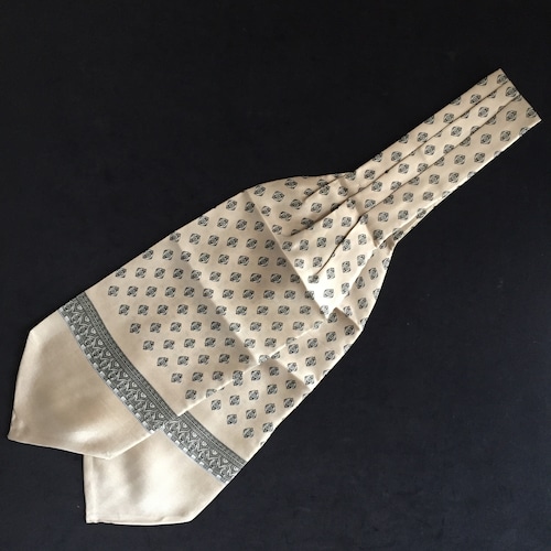 Vintage Italian Ascot Tie Scarf (beige)