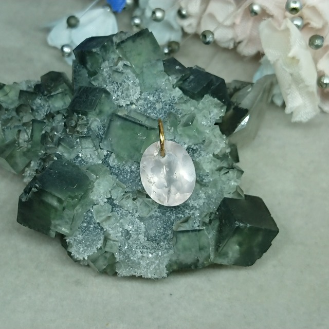 天然 ローズクォーツ 4.5ct ペンダントトップ 【a9】 宝石 ルース 天然 ローズクォーツ 4.5ct ペンダントトップ 【a9】 宝石 ルース