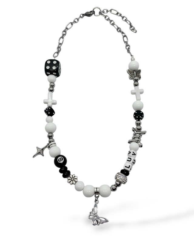 MONOTONE NECKLACE