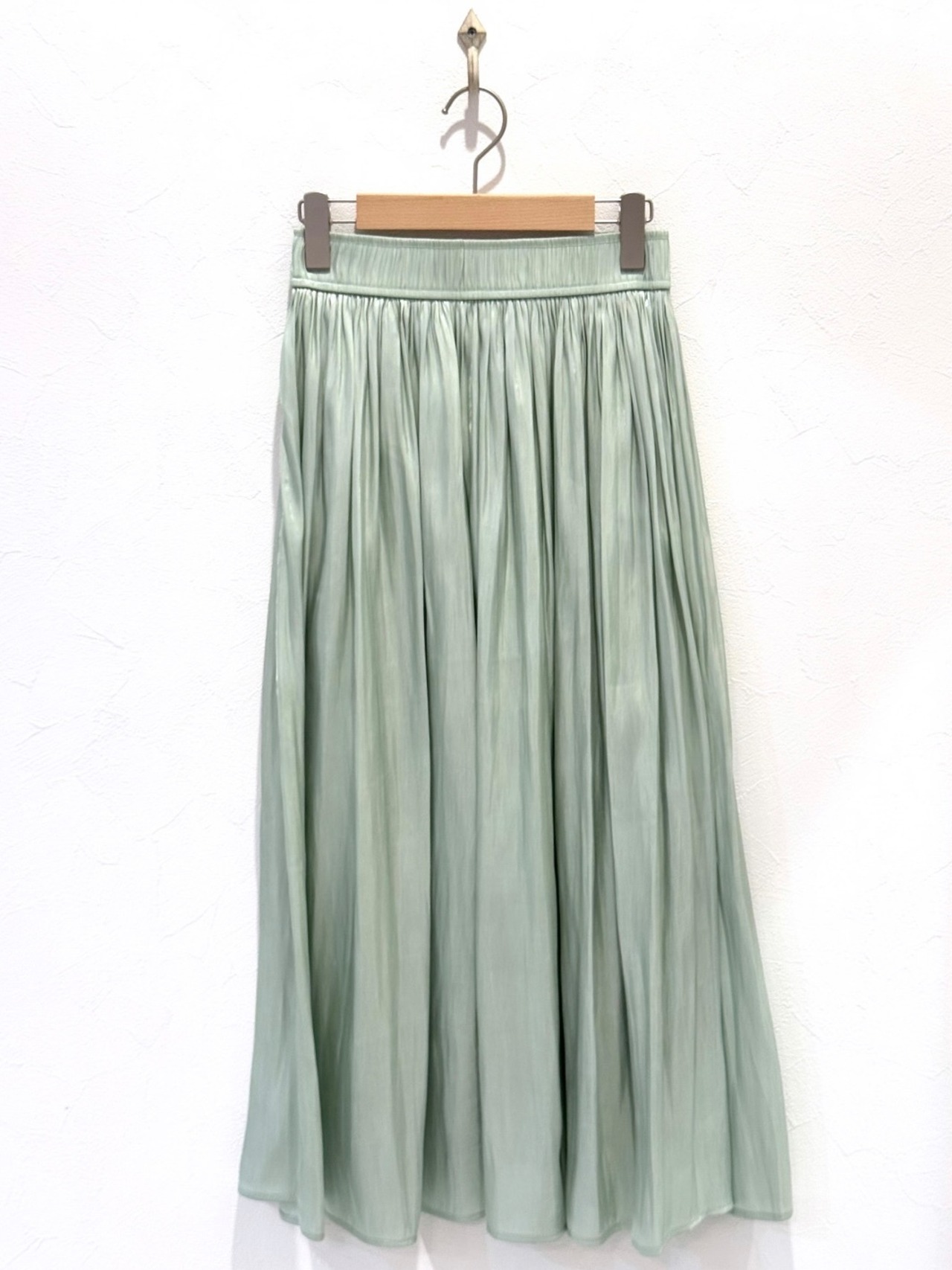 サテンギャザーロングスカート