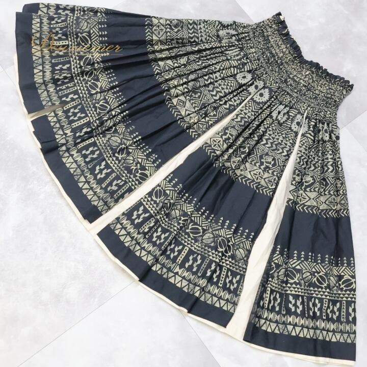 フラダンス 衣装 パウスカート ブラック系 ホワイト系 リバーシブル