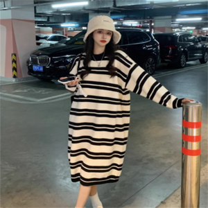 【送料無料】 ワンピース 2色 ニットワンピ ロング ミモレ 袖あり 長袖 Uネック ラウンドネック クルーネック Aライン フレア バイカラー 厚手生地 ニット 可愛い 大人可愛い きれいめ シンプル カジュアル シック コンサバ 華やか 大人 おしゃれ お洒落 こなれ感 ラフ ボーダー しましま 冬 あったか 30代 40代 レディース 女性用 マタニティ デート お出かけ 女子会 お呼ばれ 休日 お茶会 授業参観 着回し 普段使い オルチャン 韓国系 ファッション 定番 プチプラ 着痩せ