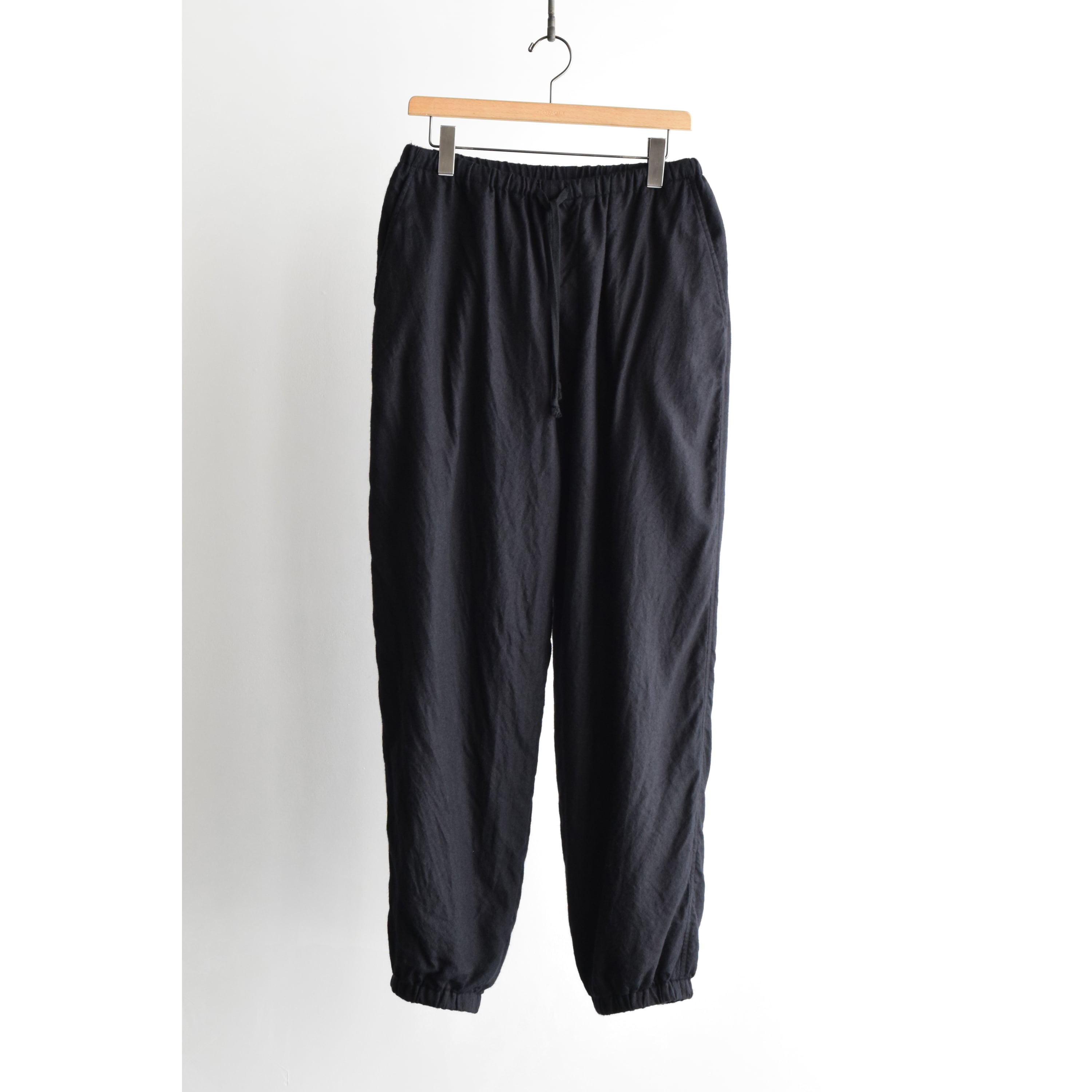 COMOLI | カシミヤシルク製品染めパンツ