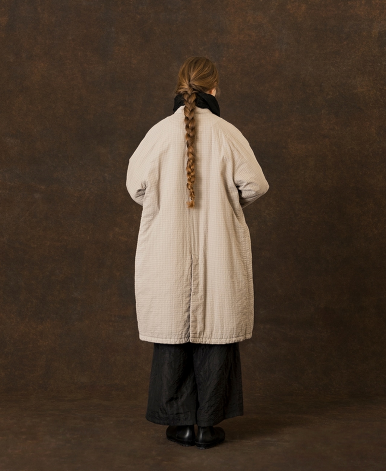 maison de soil (メゾンドソイル)シルク 薄キルティング イージーパンツ(ブラック)