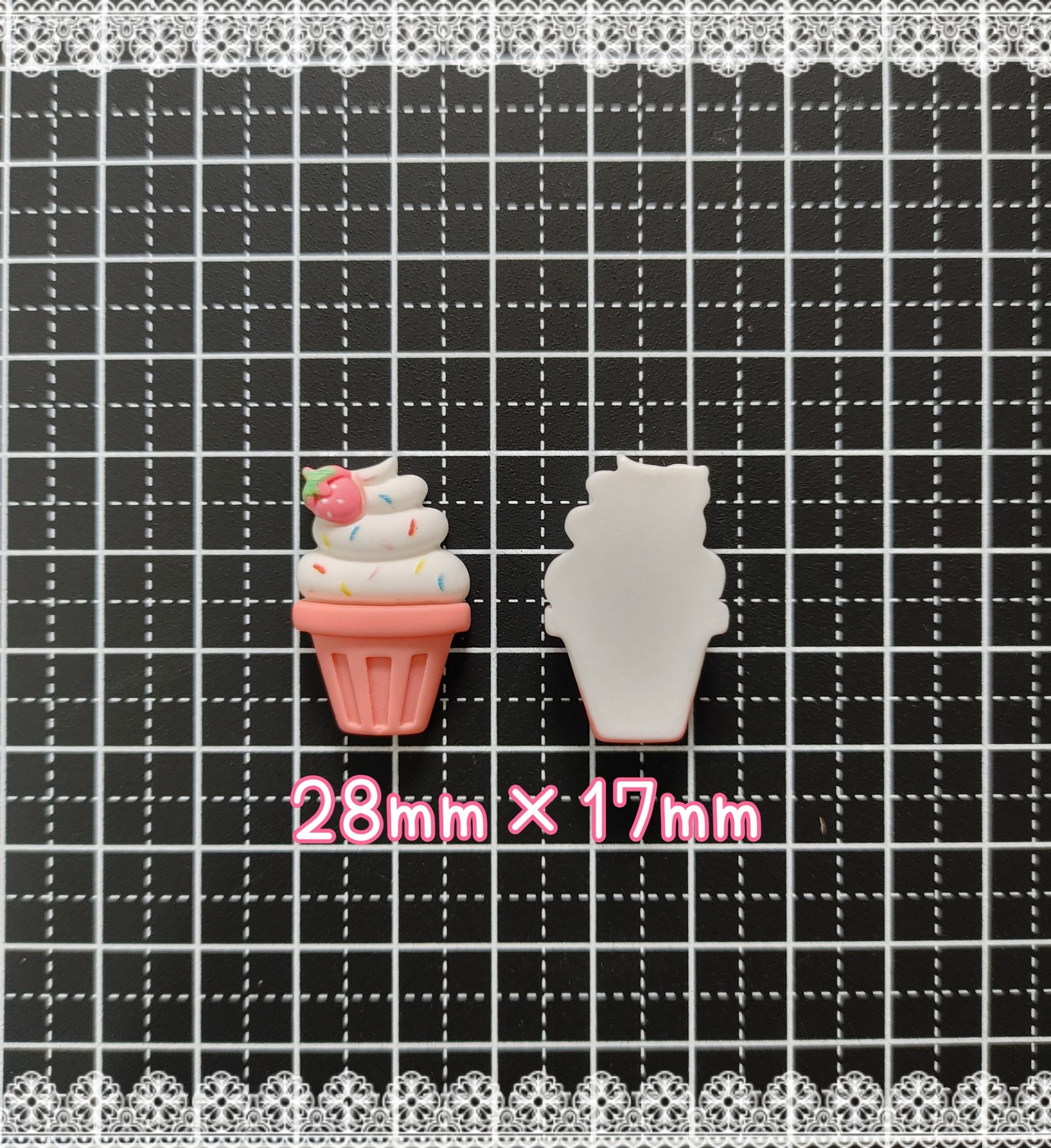 お得✨[20個]苺トッピングソフトクリーム／28mm×17mm