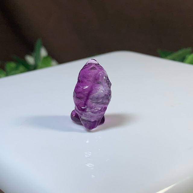 42.可愛い小さいフローライトふくろう