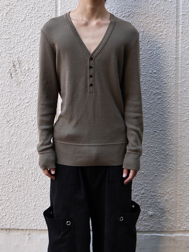 【blackbarrett】tight silhouette Vneck knit