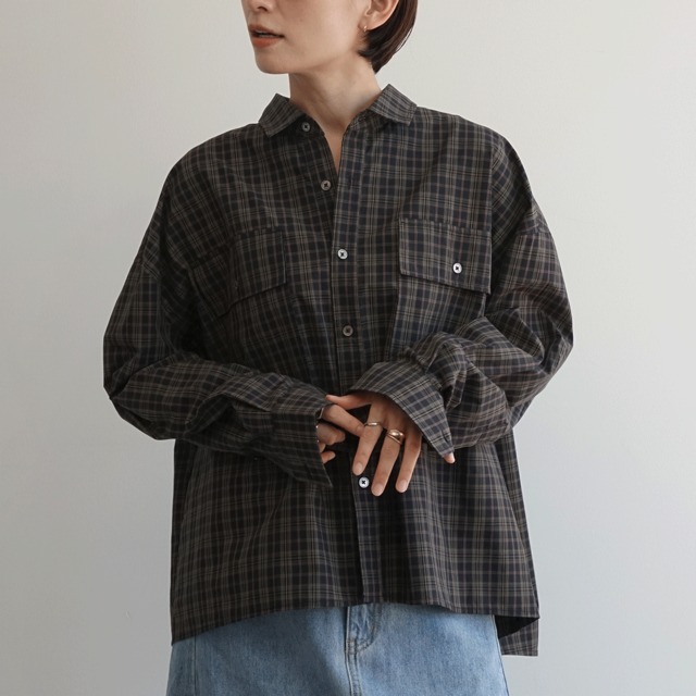 クロップドオーバーチェック柄シャツ