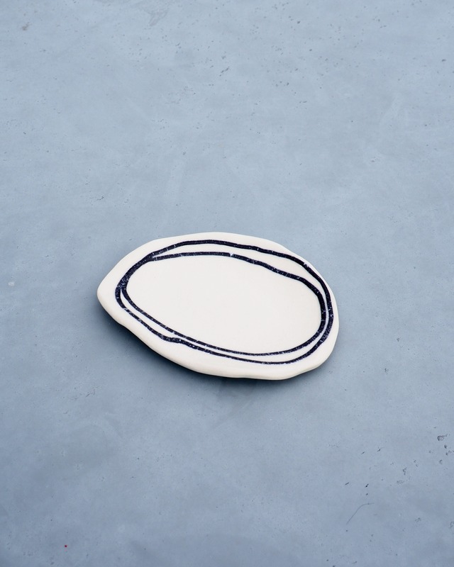 black line flat plate