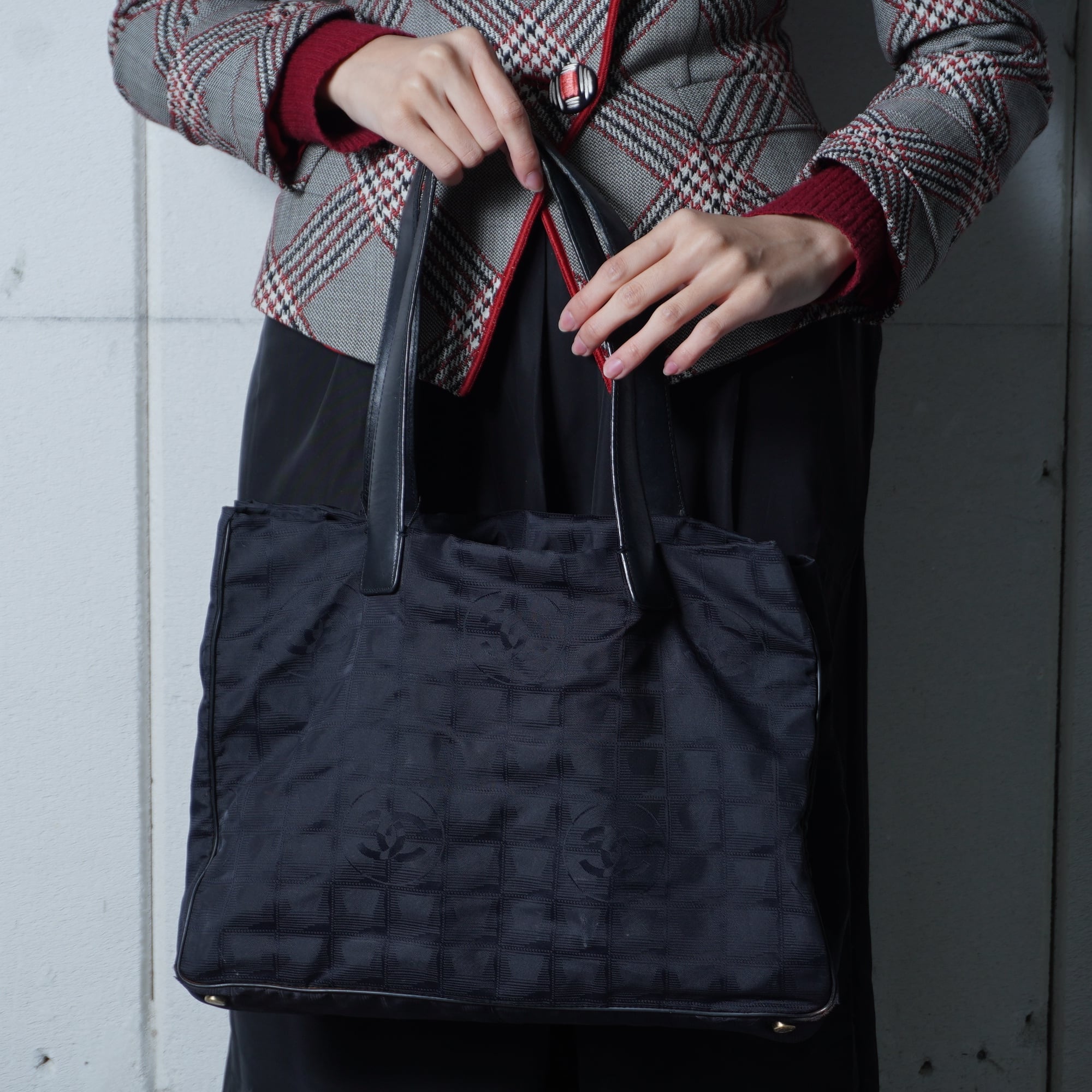 CHANEL】シャネル ニュートラベルラインナイロントートバッグ black