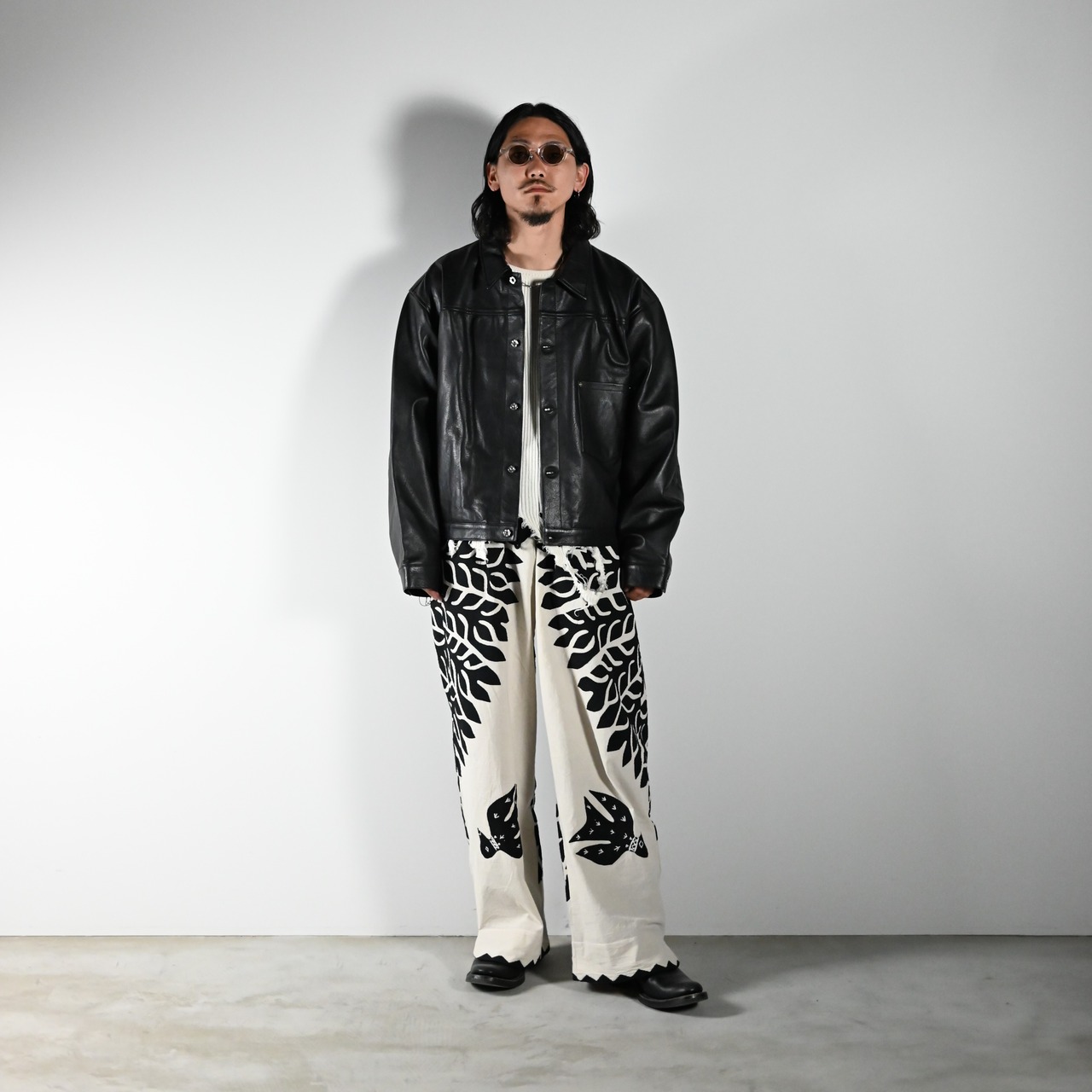 CCUの新作「TRUCKER JACKET」コーディネート