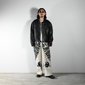 CCUの新作「TRUCKER JACKET」コーディネート