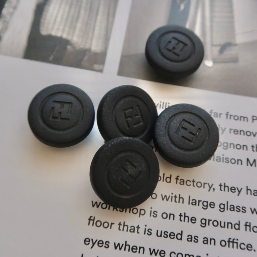 VINTAGE FENDI BUTTON】ブラック ロゴ ボタン 18mm F-19025 | annvintage