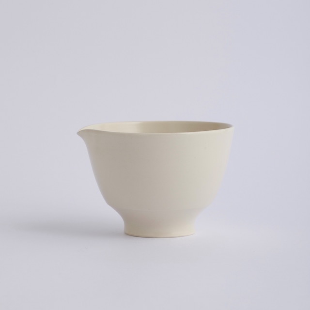 Une / Spout bowl / L