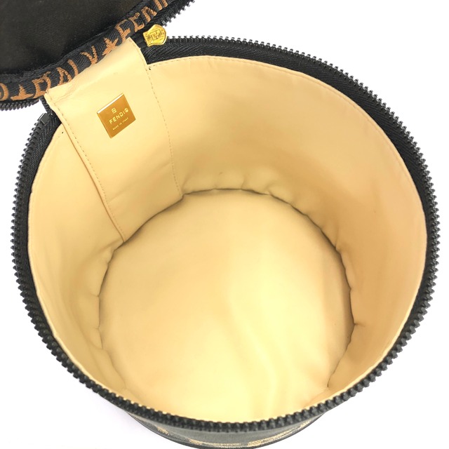 FENDI　フェンディ　ロゴ　バニティバッグ　ハンドバッグ　ナイロン　ブラック　vintage　ヴィンテージ　オールド　mun85i