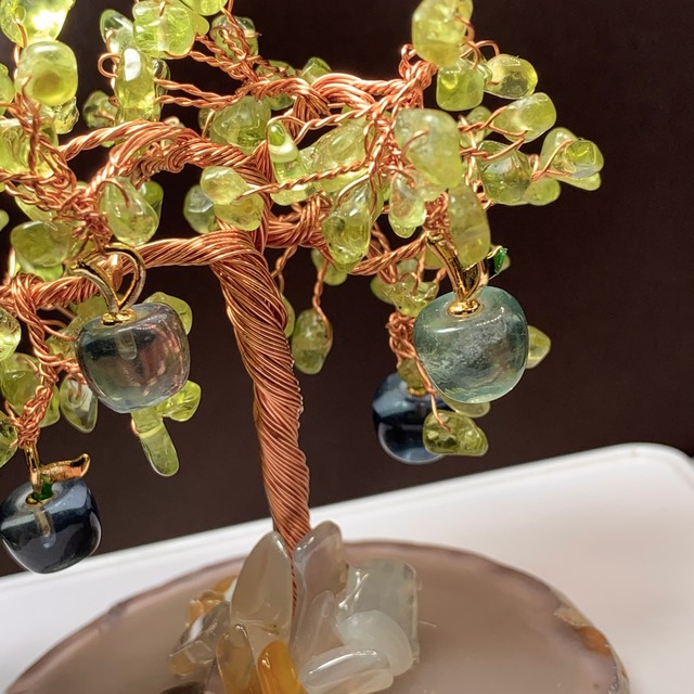 1.限定品・りんごがなるペリドット天然石ツリー