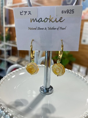 白蝶貝ゴールドリップのフープピアス