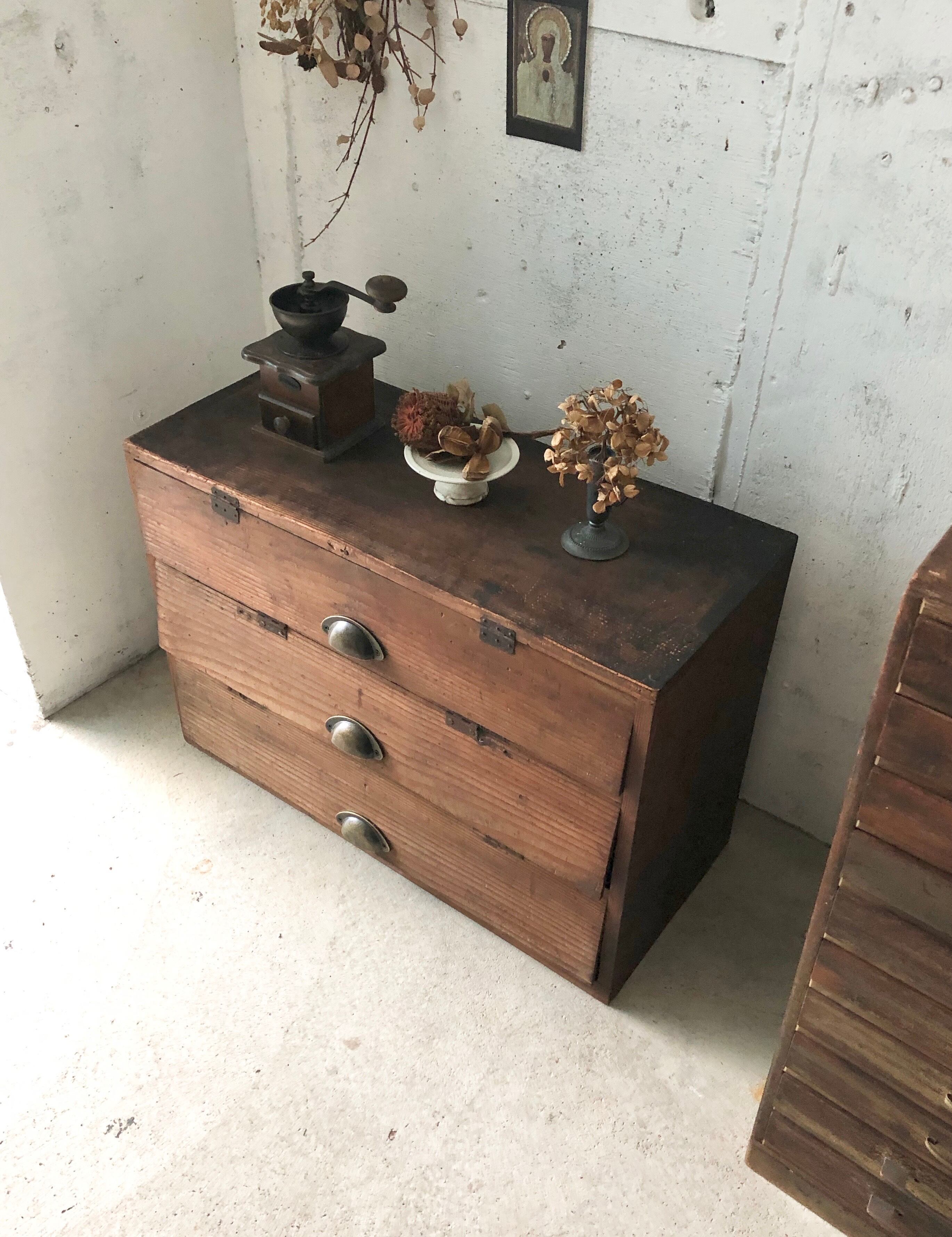 パタパタ扉の収納棚3段［古家具］ | giraffes craft