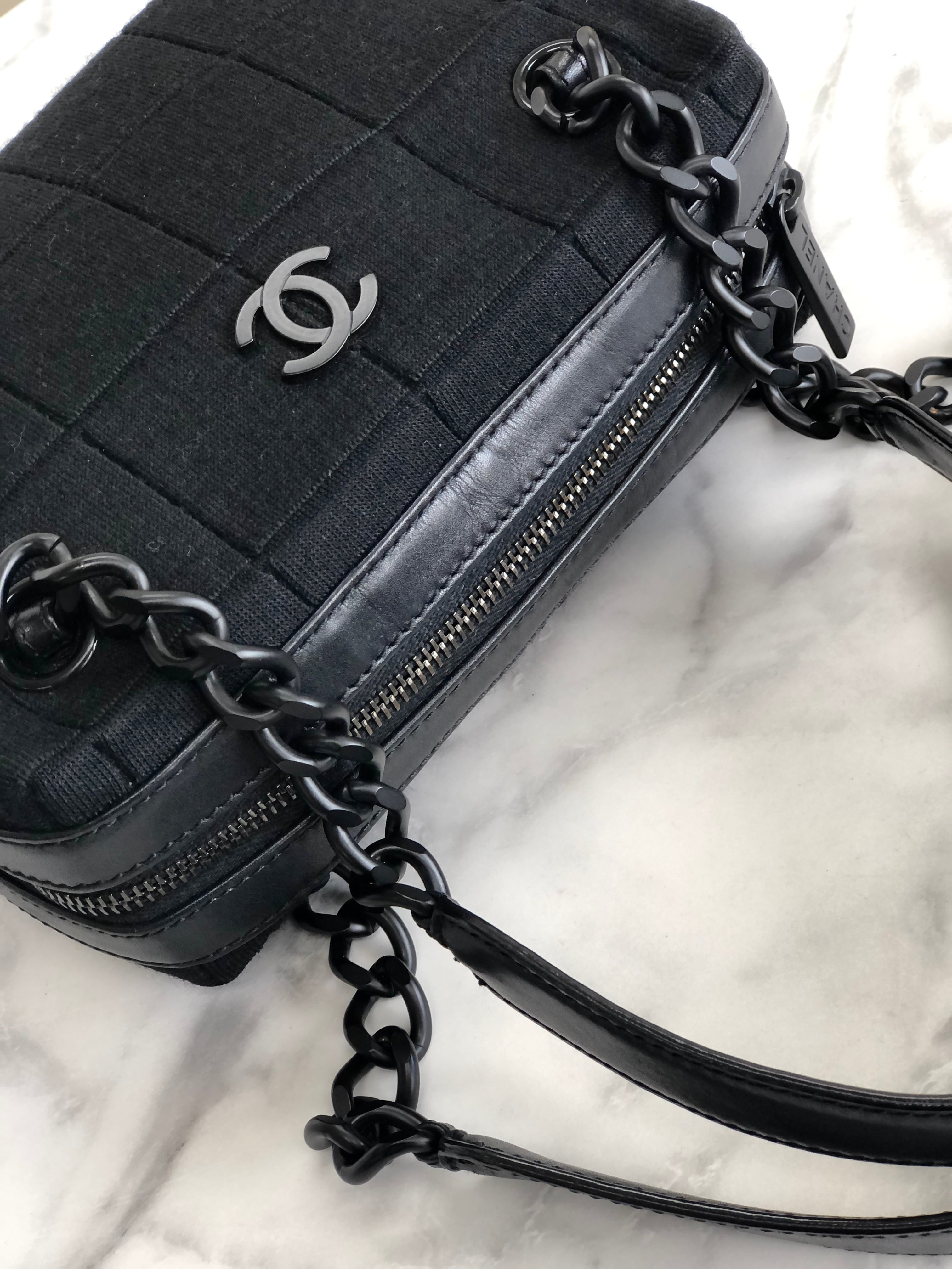 CHANEL シャネル　チョコバー　ココマーク　チェーン　レザー×ファブリック　ハンドバッグ　ブラック　vintage　ヴィンテージ　オールド　 b7kuuv | VintageShop solo powered by BASE